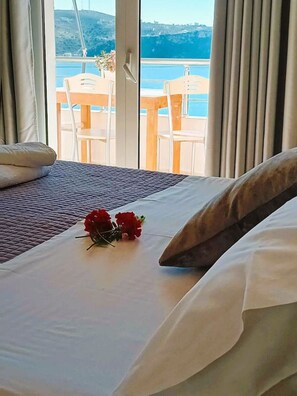 1 bedroom, desk, free WiFi, bed sheets