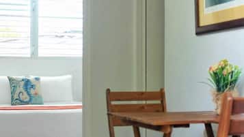 Phòng đôi phong cách cổ điển, 1 giường cỡ queen | Truy cập Internet không dây miễn phí, bộ trải giường