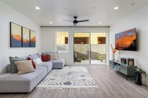 TV - Private Spa, Sleeps 26, 15 min to Zions (Hurricane)