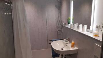 Mobil Karavan | Kamar mandi