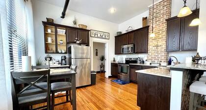 Unit A - 2-bedroom 2 bath condo in wonderful Downtown Hammond with AC, WiFi