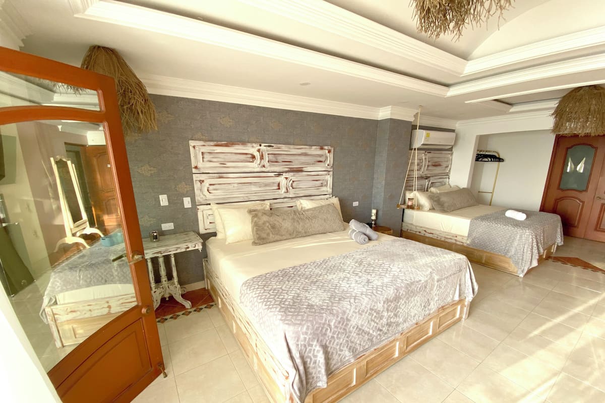 Chambre Double Standard, 2 grands lits, balcon, vue mer