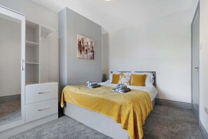 2 makuuhuonetta, silitysrauta/-lauta, internet, vuodevaatteet