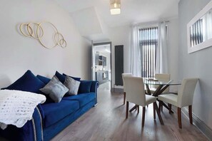 TV - Comfortable 2BR Home 10 Min to Durham Cathedral (Ushaw Moor)