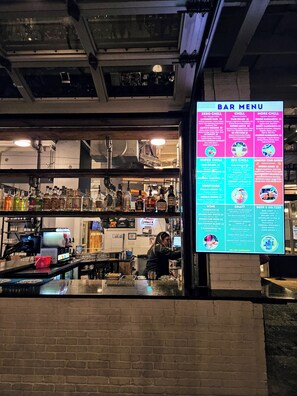 酒吧(店内)