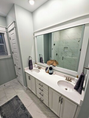 Shower, hair dryer, towels - Sun & Surf at Prominence- Golf cart included! (Watersound)