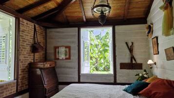 5 bedrooms, desk, iron/ironing board, free WiFi