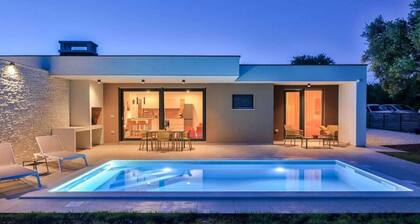 Solis With Heated Pool