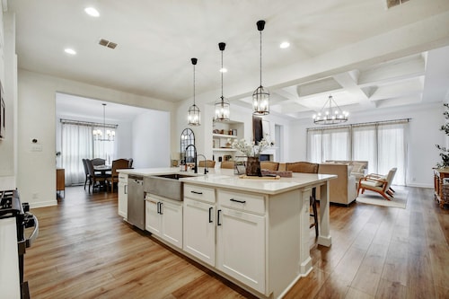 Family-Friendly Luxury Home w/Media Room, Near SA & ATX, Long Stays Welcome