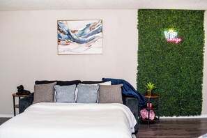 1 bedroom, iron/ironing board, WiFi, bed sheets