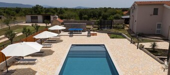 Five Bedroom Villa With Pool