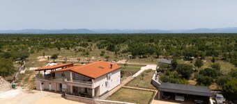 Five Bedroom Villa With Pool