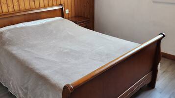 4 chambres, fer et planche à repasser, Wi-Fi