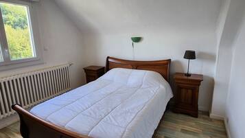 4 chambres, fer et planche à repasser, Wi-Fi