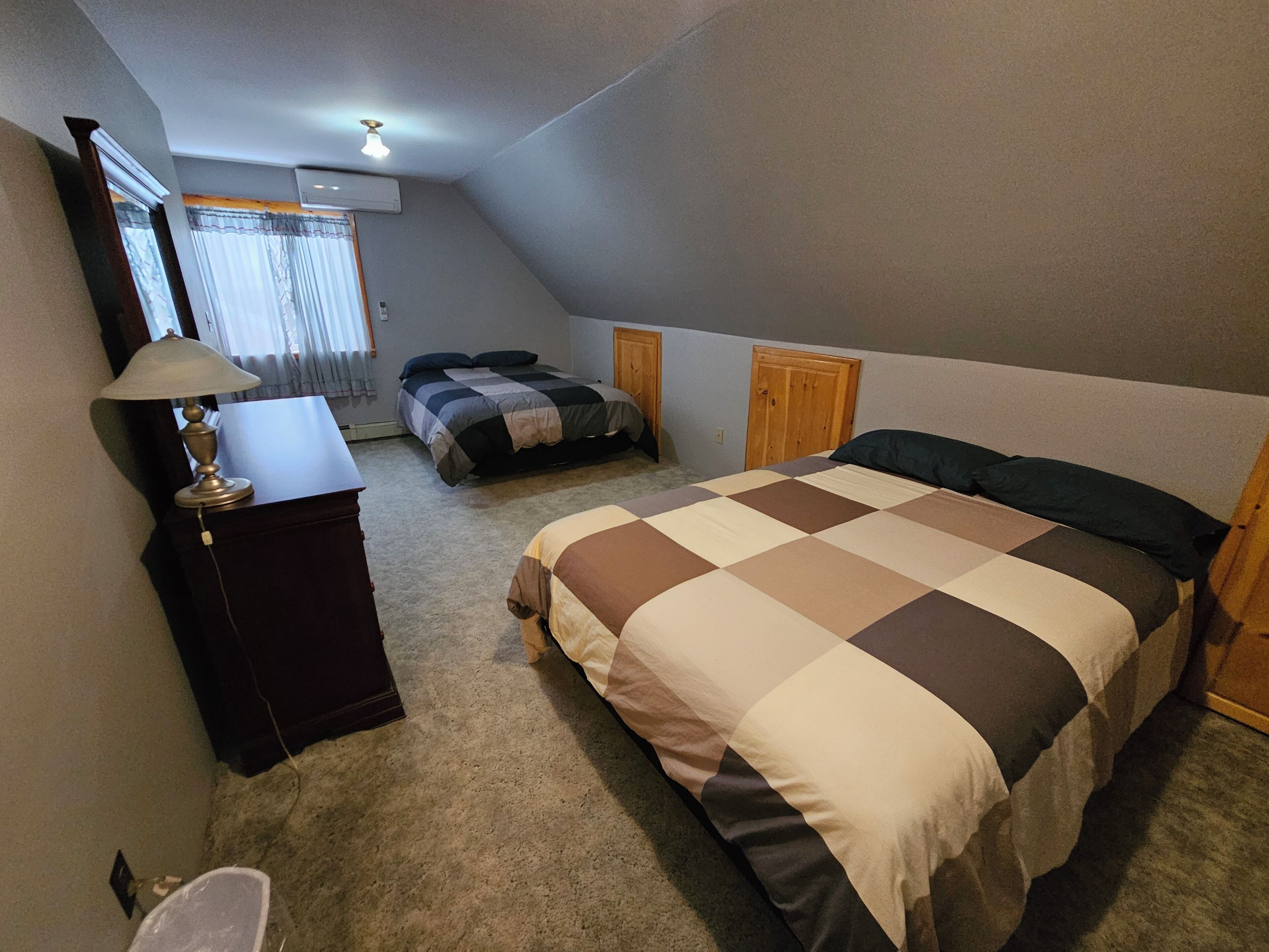 4 bedrooms, iron/ironing board, travel cot, WiFi