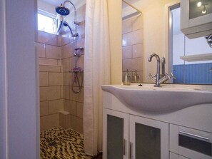 Bathroom - Brandung Comfortable Holiday Residence (Cuxhaven)