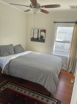 2 soverom, strykejern/-brett, wi-fi og sengetøy