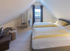 2 bedrooms, individually furnished, bed sheets