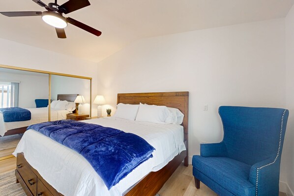 3 habitaciones, tabla de planchar con plancha, internet y ropa de cama 