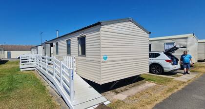 Lovely 3 bed With Balcony and Ramp