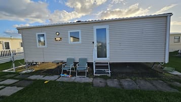 Cabin | Exterior