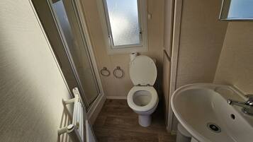 Cabana | Bany | Dutxa i paper higiènic