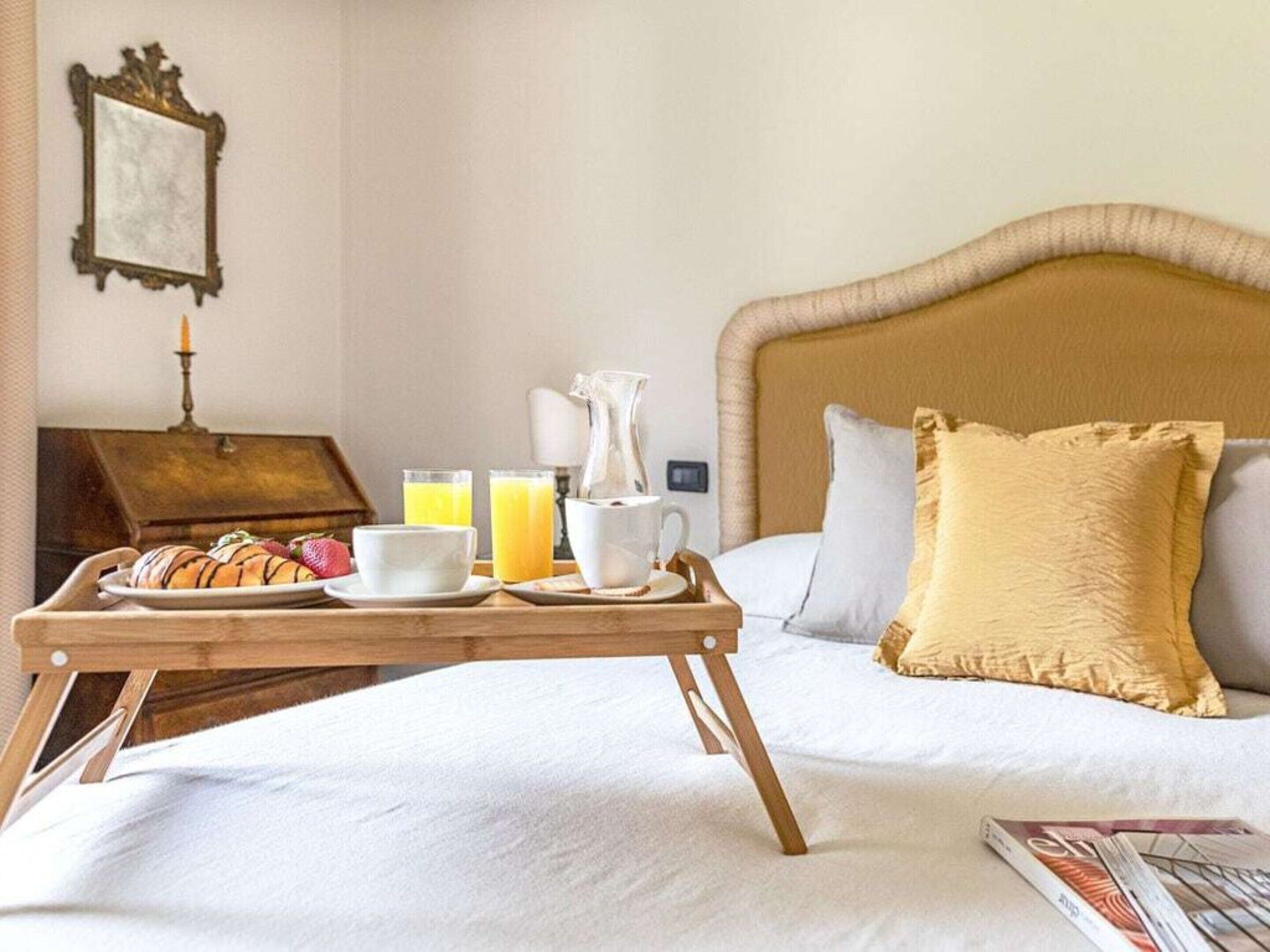 House | 5 bedrooms, individually furnished, iron/ironing board, bed sheets