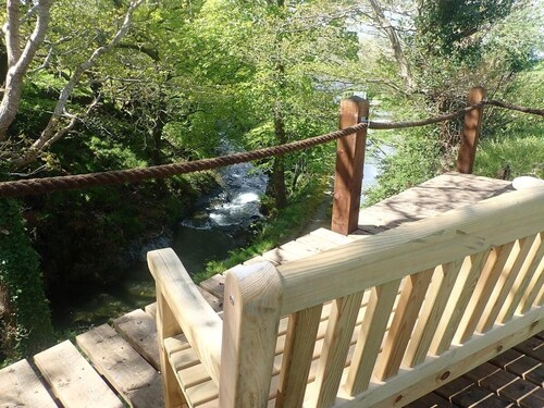 Tranquil Lodge Retreat in Penegoes