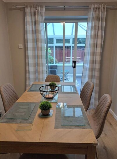 3 BED HOUSE, UPTO 5 GUESTS