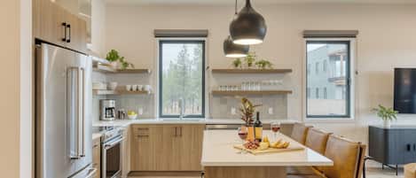Hus - 3 sovrum | Eget kök | Stort kylskåp, mikrovågsugn, ugn och spishäll