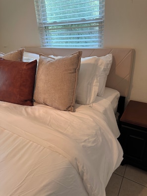 2 bedrooms, free WiFi, bed sheets - 2-bedroom house in charming Foley with AC, WiFi. Relax and unwind (Foley)