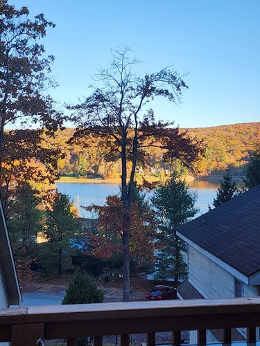 Spacious Family Gem ~ Scenic Lake Views ~ Hot Tub!