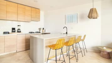 Apartemen, balkon, pemandangan kota | Dapur pribadi | Lemari es