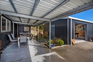 تناول الطعام بالخارج