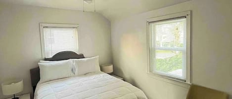 3 chambres, fer et planche à repasser, Wi-Fi, draps fournis