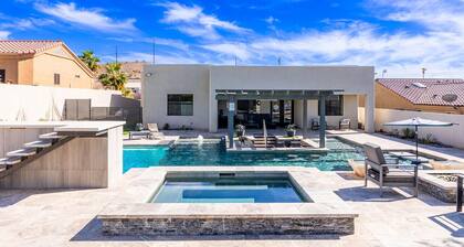 Havasu Peruvian - Resort Style Home, Swim Up Bar, Spa, FirePit