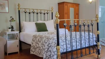 1 bedroom, iron/ironing board, free WiFi