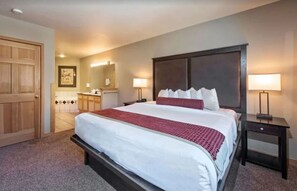 2 bedrooms, in-room safe, iron/ironing board, free WiFi