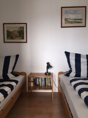 1 soveværelse, individuel indretning, strygejern/strygebræt