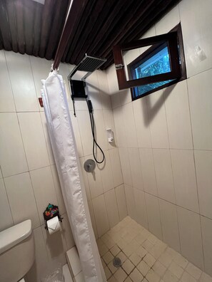 Family Quadruple Room, Ocean View | Bathroom