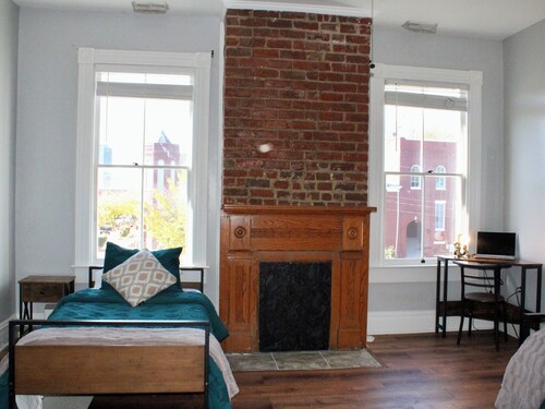 Perfect Holiday Retreat Steps from Downtown RVA