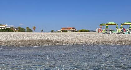 Apartment in front of the sea