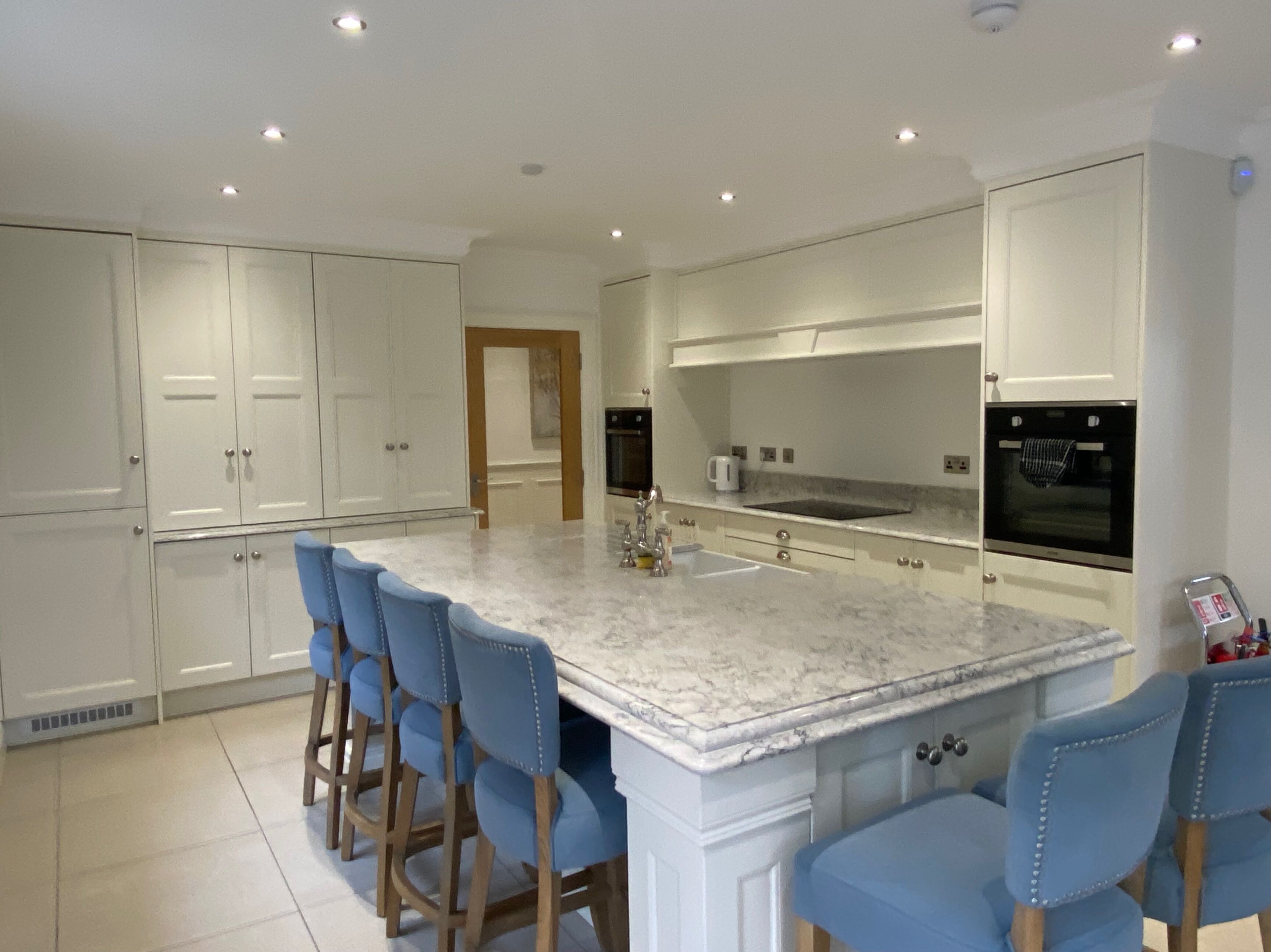 House | Private kitchen | Fridge, microwave, oven, stovetop