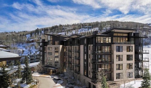 Luxury - Ski In&Out 2bd 2ba  64