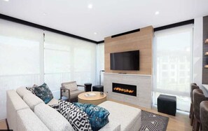 TV, fireplace, stereo