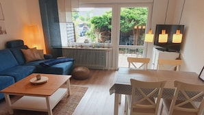 Dining - Muschelweg 10 Comfortable Holiday Residence (Norden)
