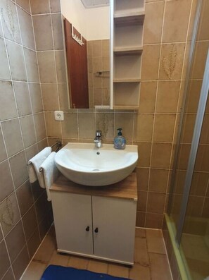 Bathroom - Muschelweg 10 Comfortable Holiday Residence (Norden)
