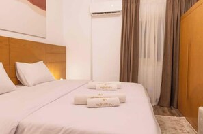 3 quartos, ferros/tábuas de passar roupa, Wi-Fi, roupa de cama
