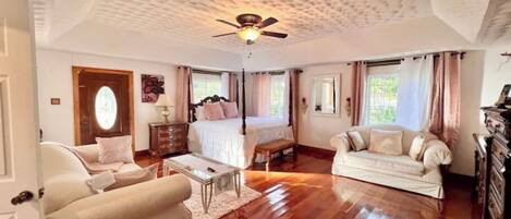 4 habitaciones y ropa de cama