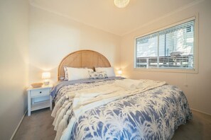 2 bedrooms, iron/ironing board, travel cot, WiFi